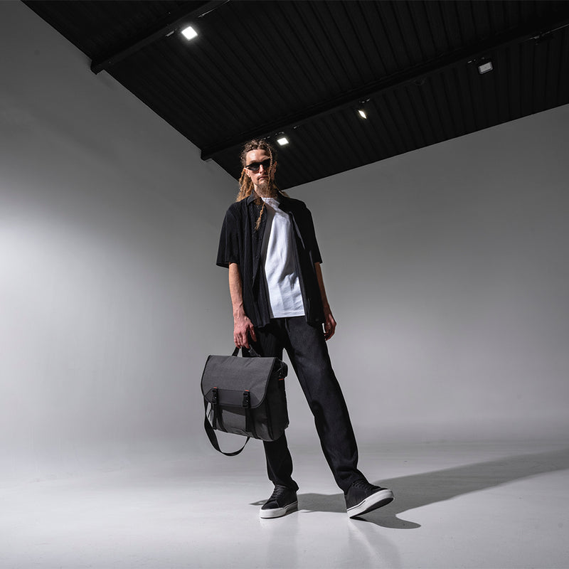 Combo: Portafolio Urban 15.6” + Smartwatch Kronos Stylus