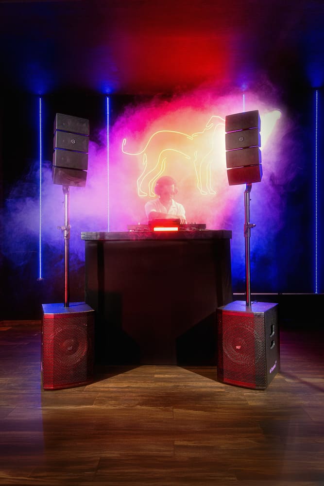 Sistema de Audio Lineal Profesional Xonorum 1 STF| Potencia 900W, Audiencia 100 personas