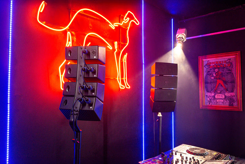 Sistema de Audio Lineal Profesional Xonorum 1 STF| Potencia 900W, Audiencia 100 personas